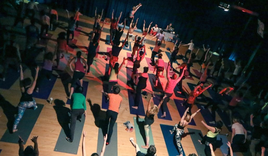 Mass yoga · 'Yoga Rave London'